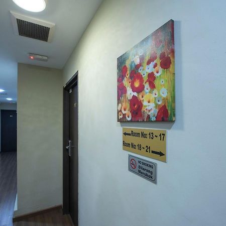 Oyo 90231 Hotel By The Park Plt Johor Bahru Exterior photo